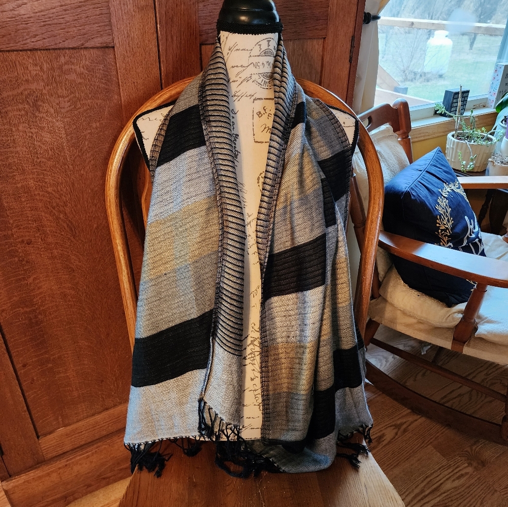 Reversible scarf